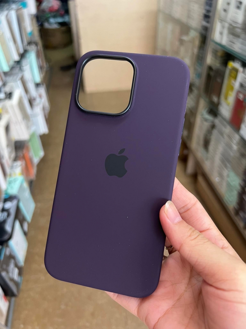 Ốp Lưng iPhone 14 Pro Max Silicon Cover Case Cao Cấp được sử dụng chất liệu nhựa tổng hợp TPU cao cấp có khả năng đàn hồi nên sẽ tránh được tác động của lực
